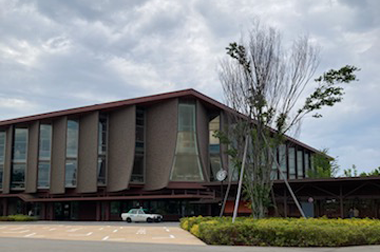 新石川県立図書館